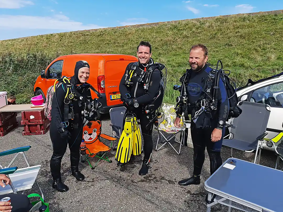 Snorkelaar in een iets minder typischse snorkeloutfit